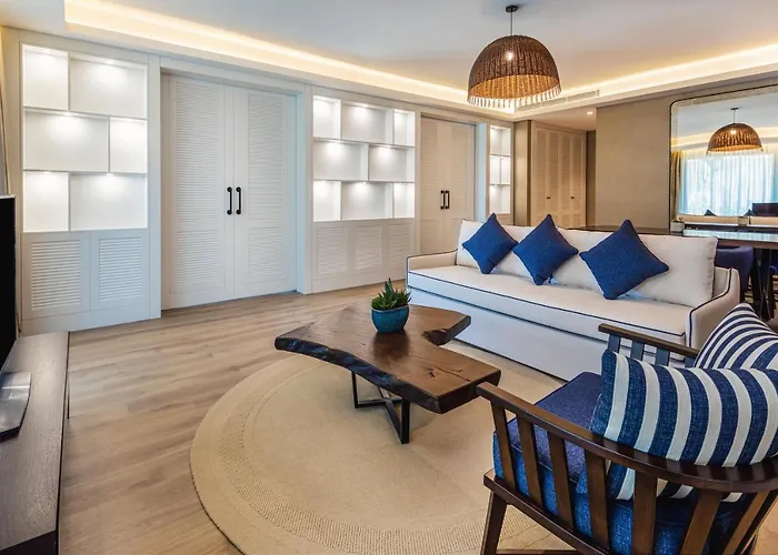 Отель Kaya Palazzo & Residences Le Chic Bodrum
