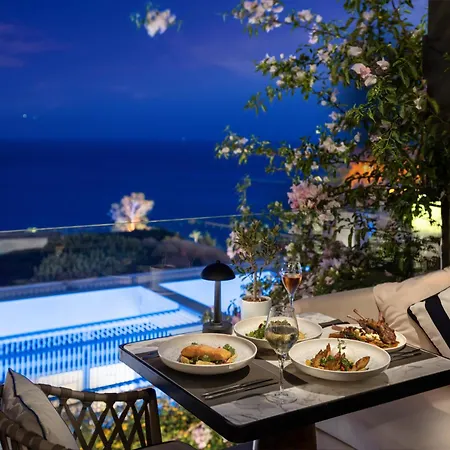 ホテル Kaya Palazzo & Residences Le Chic 5*